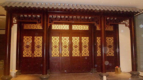 宜宾喜迎门中式木作为大家介绍传统中式门窗的种类
